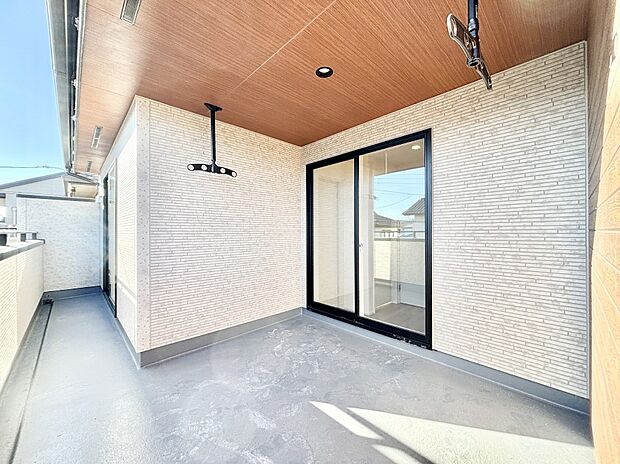 急なお天気の変化にも安心なインナーバルコニー