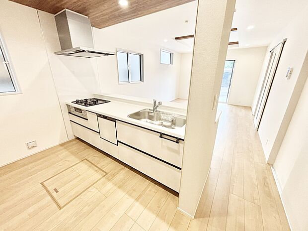 料理をしながらご家族との会話を楽しめる対面カウンターキッチン