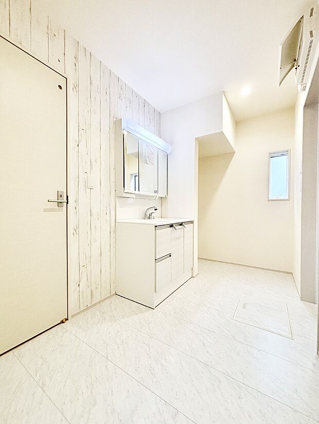 キッチンとの動線を考慮した水廻り集中設計で忙しい時間の家事もラクラク