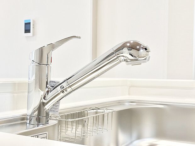 いつでも清潔なおいしいお水を。一つの水栓で水道水と浄水を使い分け。