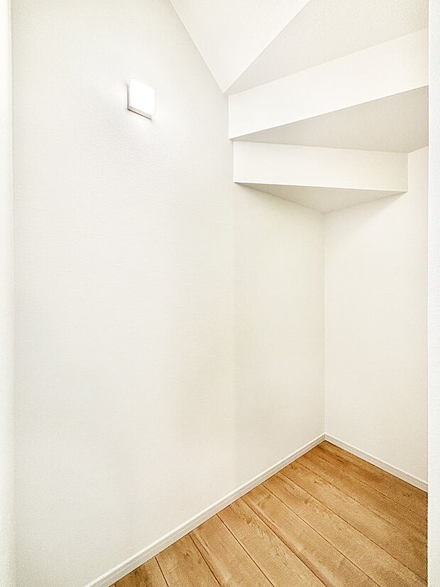 リネン庫があり収納力と機能性に優れた使いやすい洗面所。