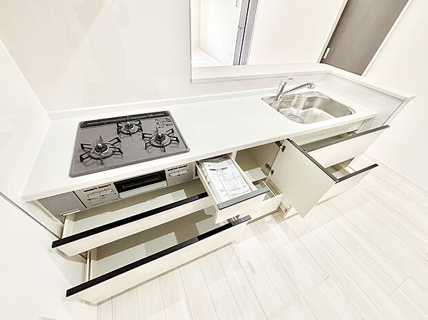 使いやすさを優先したスライド式収納タイプ！