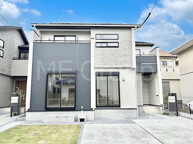 洗練された外観、上質な住空間が広がる室内は永く安心して過ごせる住居です。