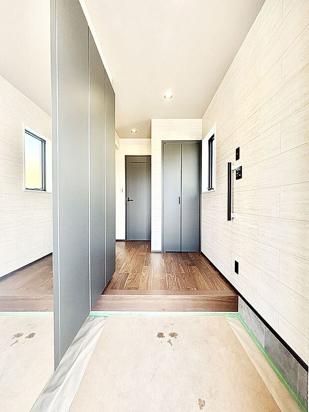 家族の帰宅やお客様をあたたかく迎える玄関