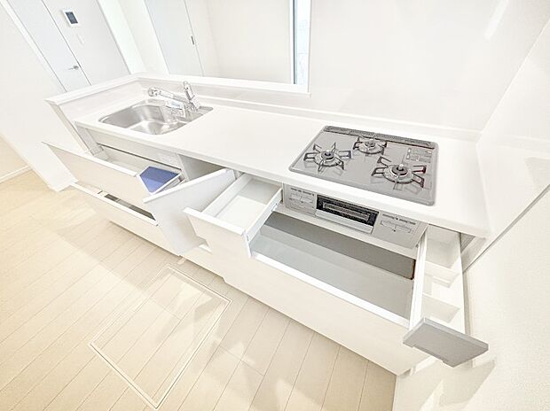 使いやすさを優先したスライド式収納タイプ！