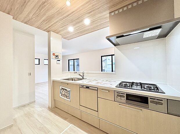 ゆとりあるキッチンではご家族と楽しくお料理ができます。