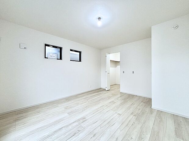 子供部屋にもおすすめな収納スペースたっぷりの居室