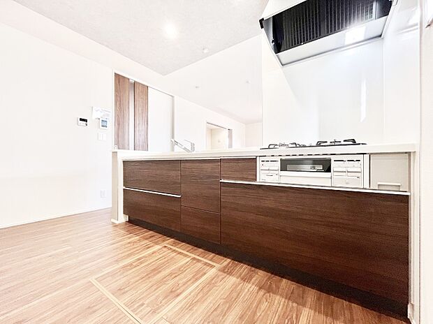 広々とした使い勝手の良いキッチンで日々のお料理も楽しくなりそう