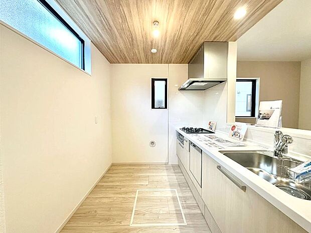 ゆとりあるキッチンではご家族と楽しくお料理ができます。