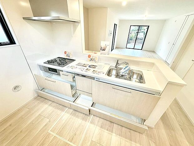 使いやすさを優先したスライド式収納タイプ!