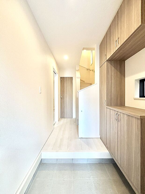 家族の帰宅やお客様をあたたかく迎える玄関