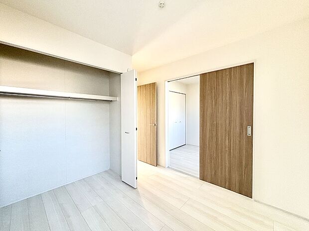 子供部屋にもおすすめな収納スペースたっぷりの居室