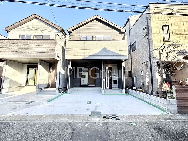 洗練された外観、上質な住空間が広がる室内は永く安心して過ごせる住居です。