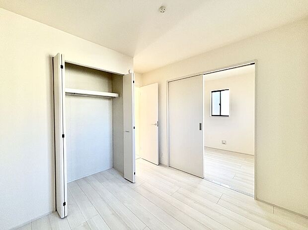 子供部屋にもおすすめな収納スペースたっぷりの居室