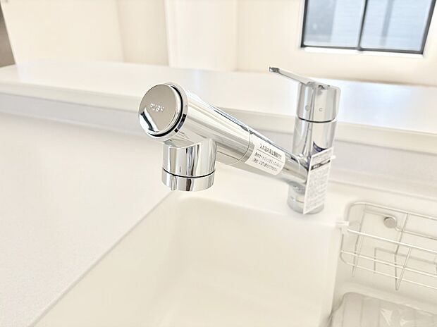 いつでも清潔なおいしいお水を。一つの水栓で水道水と浄水を使い分け。