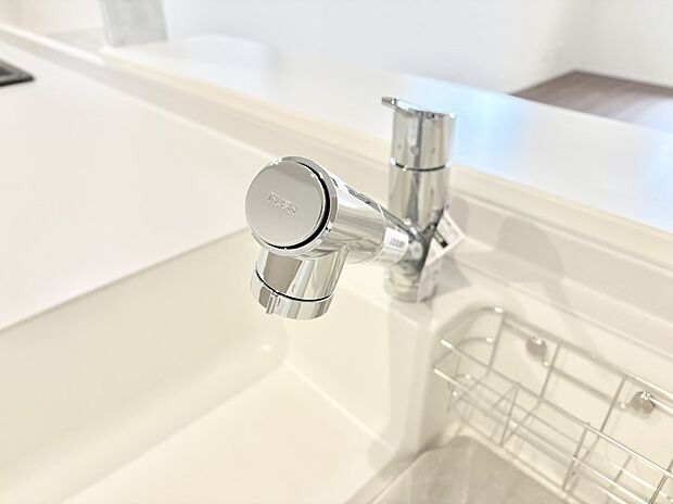 いつでも清潔なおいしいお水を。一つの水栓で水道水と浄水を使い分け。