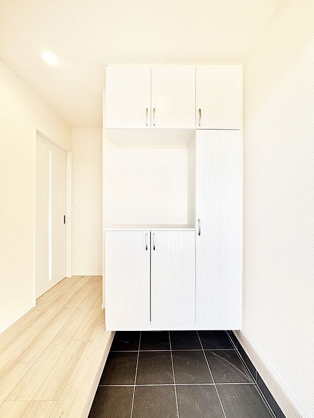 家族の帰宅やお客様をあたたかく迎える玄関