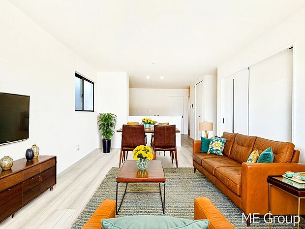 対面キッチン&リビングイン階段を採用した家族の絆深まるLDK ※家具はCGです