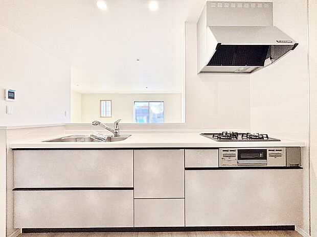 ゆとりあるキッチンではご家族と楽しくお料理ができます。