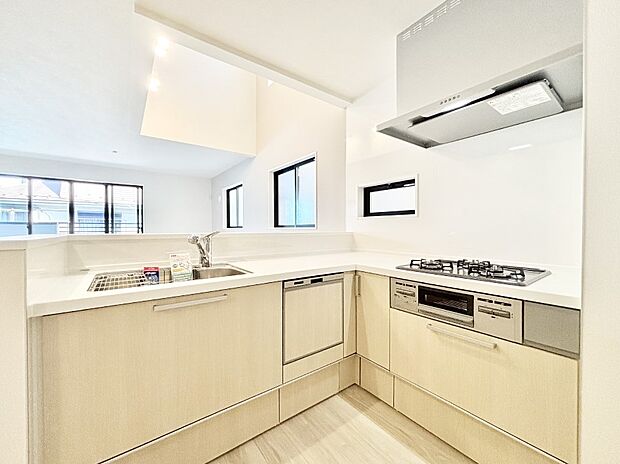 作業動線がスムーズなL字型キッチン