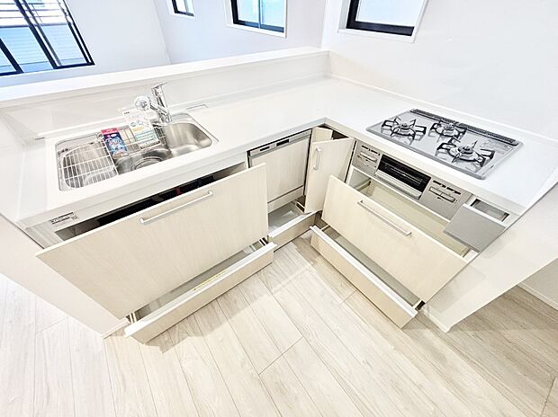 使いやすさを優先したスライド式収納タイプ!