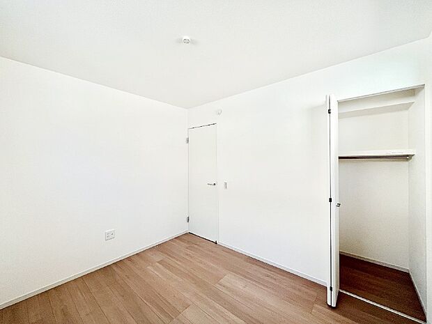 ナチュラルなフローリングはどんなインテリアにもマッチ。