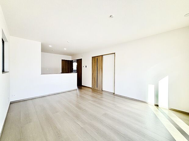 ご家族が自然と集まり、賑やかな笑い声で包まれる憩いの空間になりそうですね