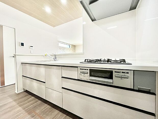 毎日使うキッチンだから、使いやすさ&お手入れのしやすさにこだわりました。