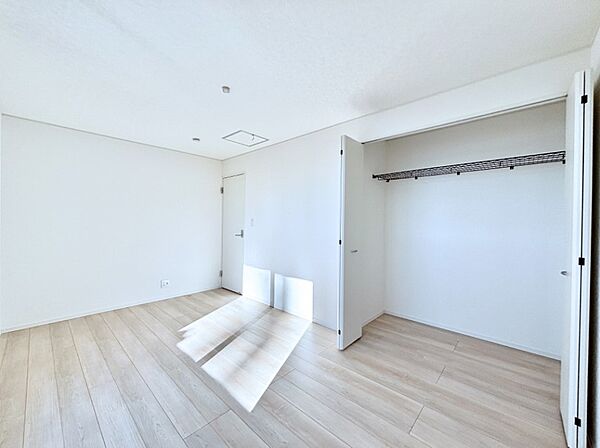子供部屋にもおすすめな収納スペースたっぷりの居室