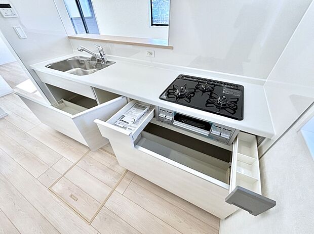 使いやすさを優先したスライド式収納タイプ!