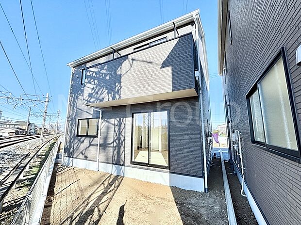 洗練された外観、上質な住空間が広がる室内は永く安心して過ごせる住居です。