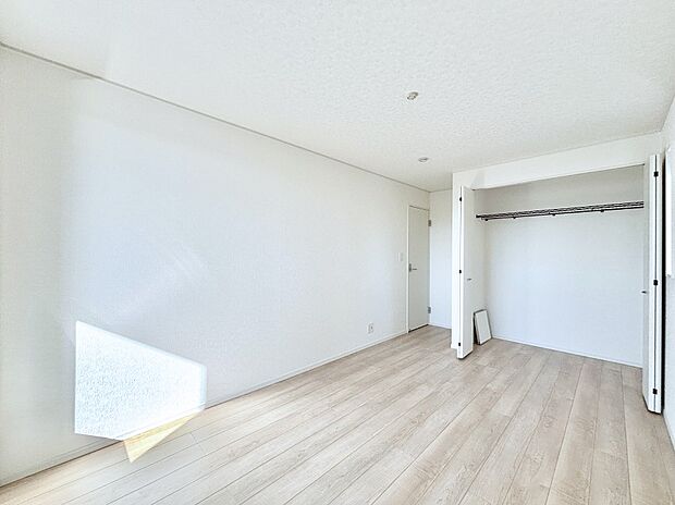 子供部屋にもおすすめな収納スペースたっぷりの居室