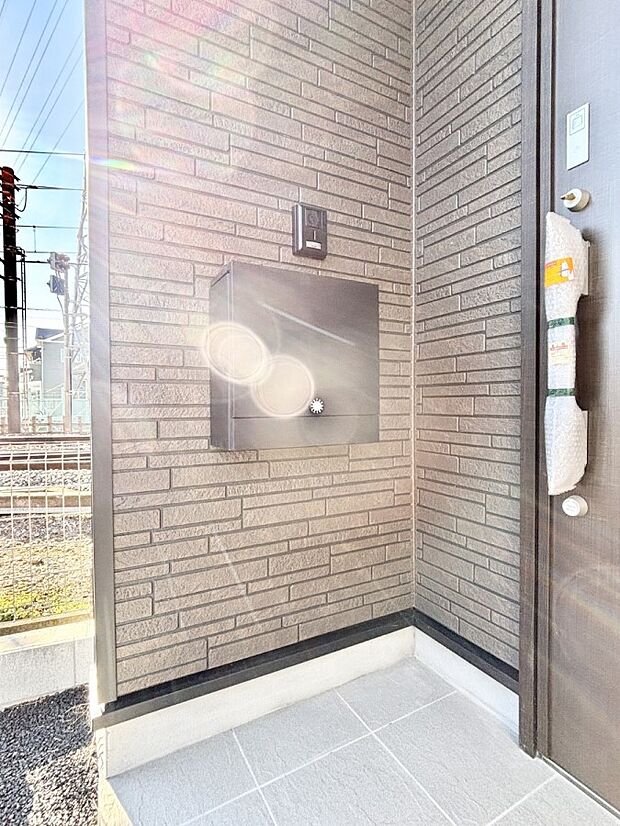 シンプルデザインのポスト。