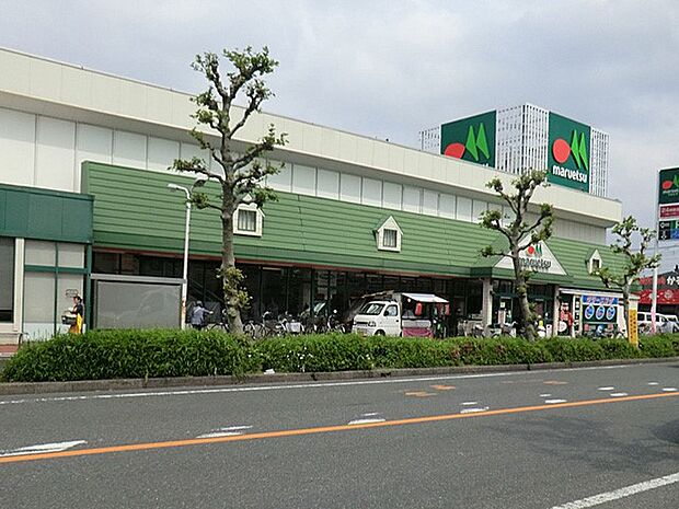 スーパー 100m マルエツ元郷店