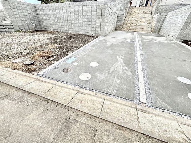 駐車2台可能！急なお客様の駐車に。また、ご家族の自転車スペースとしても大活躍。