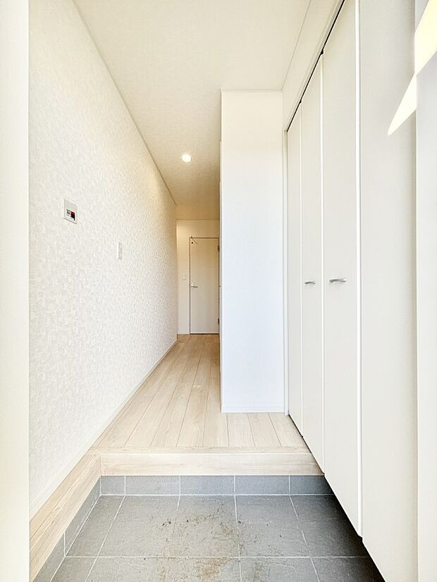 家族の帰宅やお客様をあたたかく迎える玄関