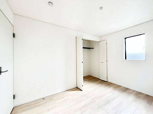 使いやすい形でベットや家具の置き方にも困ることもありません。 
