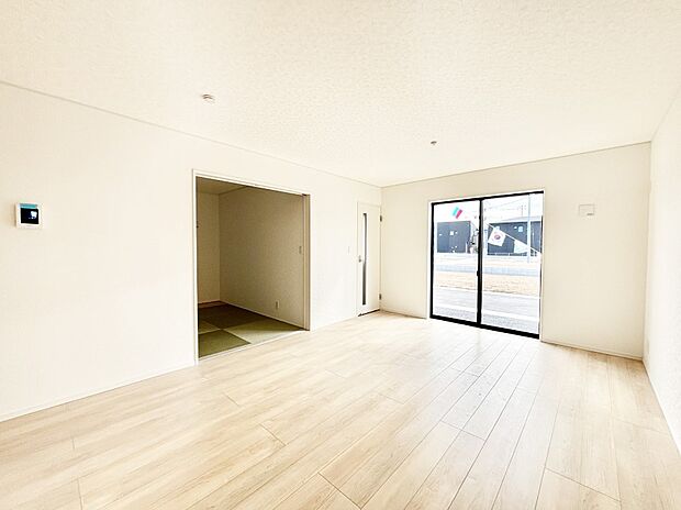 家族の笑顔が自然と生まれてくる、そんな雰囲気のダイニングに仕上がっています