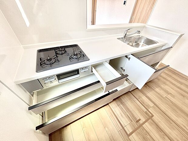 使いやすさを優先したスライド式収納タイプ！