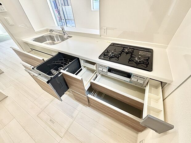 使いやすさを優先したスライド式収納タイプ！