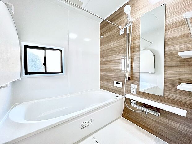 落ち着いた雰囲気でゆっくりお寛ぎいただけるバスルーム