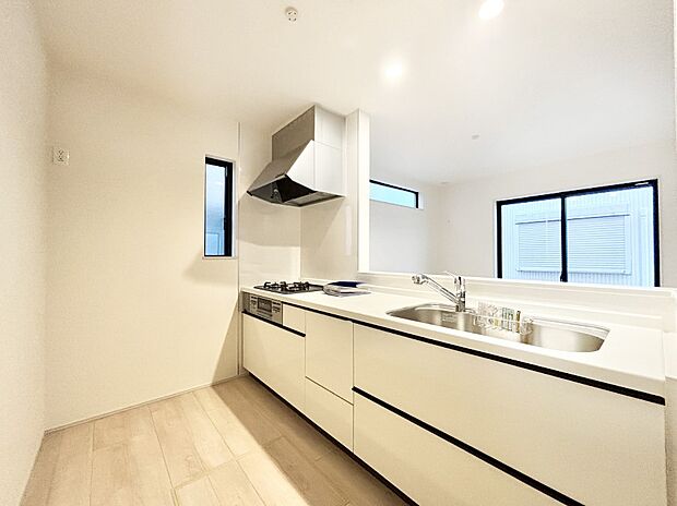 料理をしながらでもご家族との会話を楽しめる対面キッチン