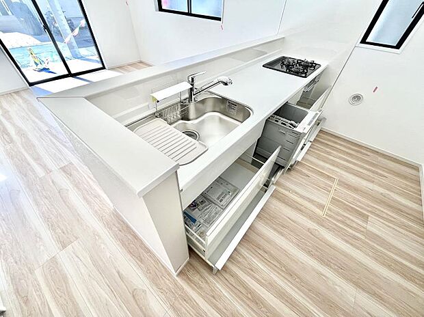 使いやすさを優先したスライド式収納タイプ！