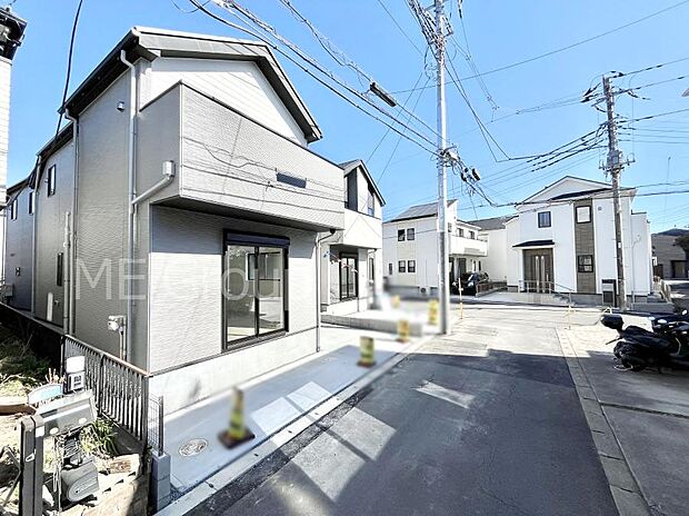 前面道路はきちんと整備されています  