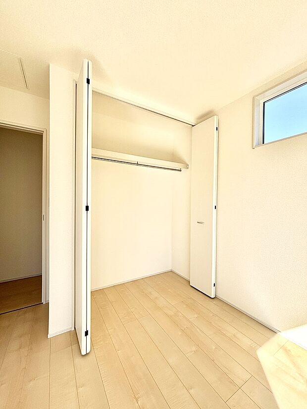 たっぷりの収納スペースで快適に暮らせそう 