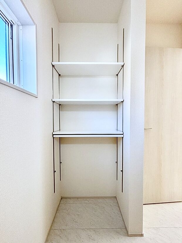便利なリネン庫で、スッキリした使いやすい洗面室に