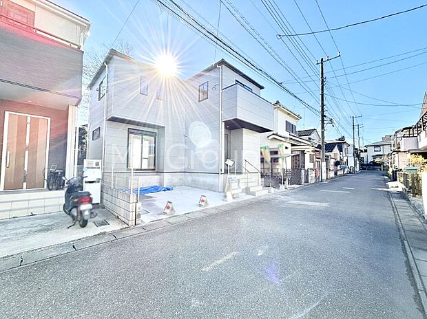 前面道路はきちんと整備されています  