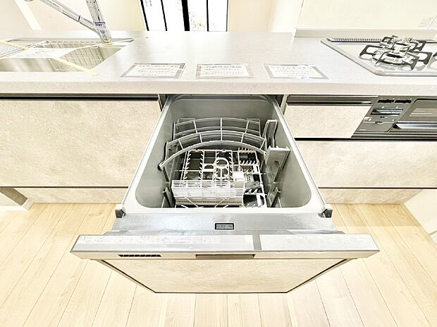 面倒なお片づけは食洗機にお任せ!家事の負担が減って、時間にも気持ちにもゆとりができます。
