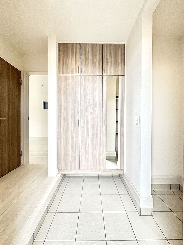 家族の帰宅やお客様をあたたかく迎える玄関