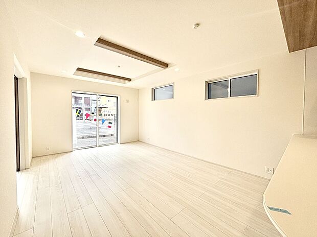 家族の笑顔が自然と生まれてくる、そんな雰囲気のダイニングに仕上がっています。